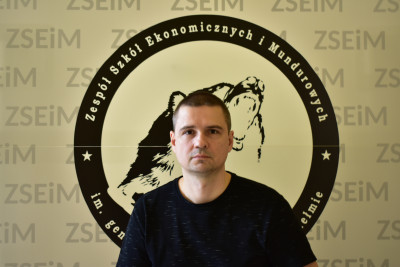 Paweł Ciesielczuk zdjęcie portretowe3.JPG